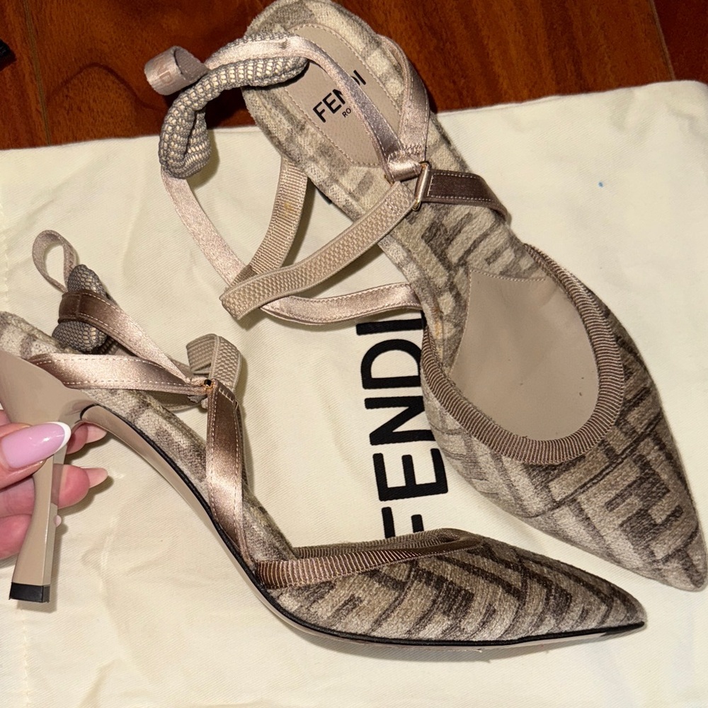 Fendi Women's Beige Colibri Lite heels 7.5